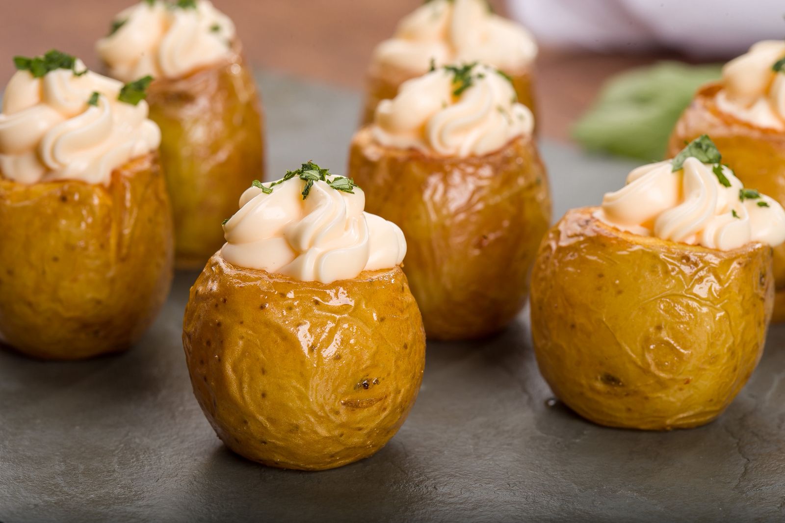 Mini Baked Potato com Requeijão e Bacon